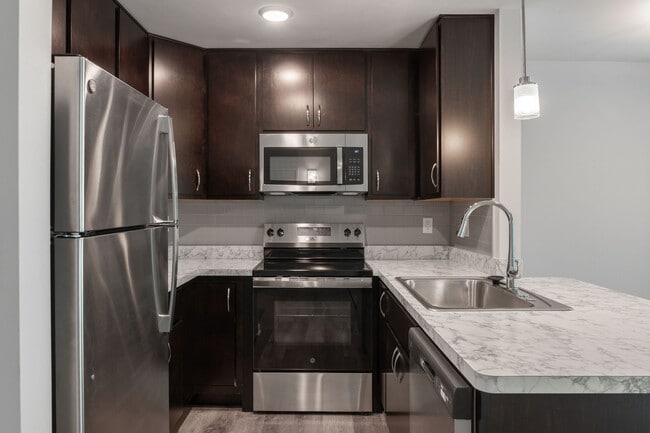 Pine Ridge in Cincinnati, OH - Building Photo - Building Photo