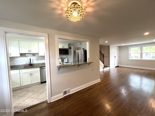 property at 317-325-325 N Bath Ave