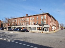 10 Orange St in Manchester, NH - Building Photo