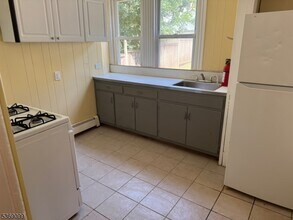 30 Riggs Pl in South Orange, NJ - Building Photo - Building Photo