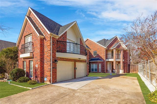 323 Maple St in Richardson, TX - Building Photo