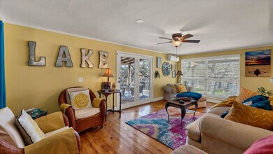 316 Jacobs Creek Park Rd in Canyon Lake, TX - Building Photo - Building Photo