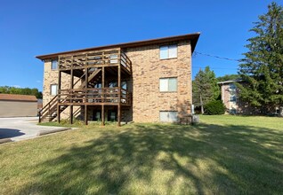 1106 8th St Ct in Silvis, IL - Building Photo - Building Photo