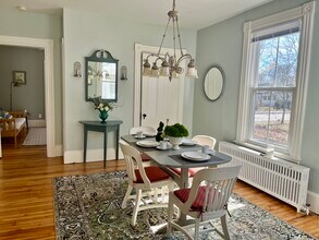 33 W Elm St, Unit B in Yarmouth, ME - Building Photo - Building Photo