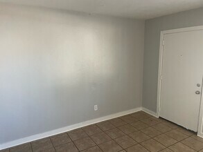 215 Lovelace Dr in Tallahassee, FL - Building Photo - Building Photo