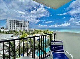 9273 Collins Ave in Surfside, FL - Building Photo