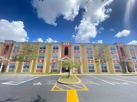10831 Windsor Walk Dr, Unit 1103 in Orlando, FL - Building Photo