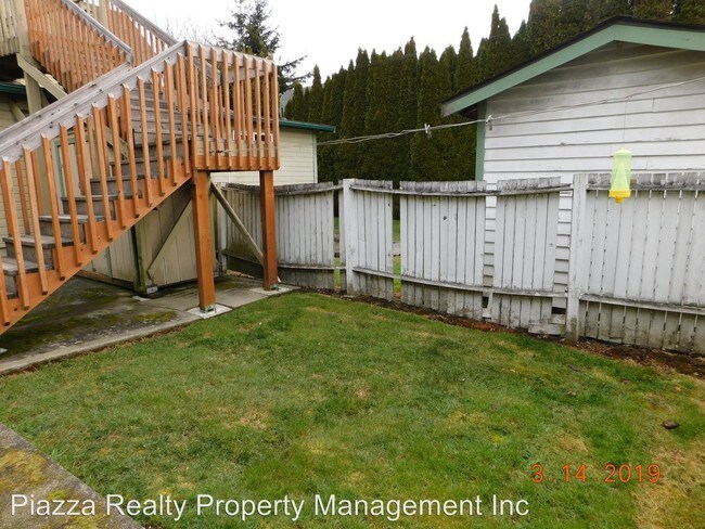 106 Milwaukee St-Unit -A&B in Mount Vernon, WA - Building Photo - Building Photo