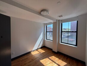 568 Communipaw Ave in Jersey City, NJ - Foto de edificio - Building Photo