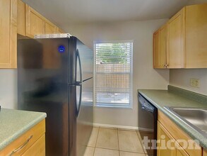 13311 Laraway Dr in Riverview, FL - Foto de edificio - Building Photo