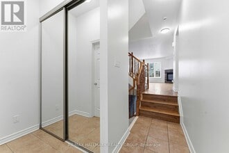 123 Silvermoon Crescent in Ottawa, ON - Building Photo - Building Photo