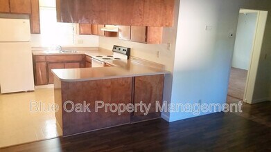 985 Salem St in Chico, CA - Building Photo - Building Photo