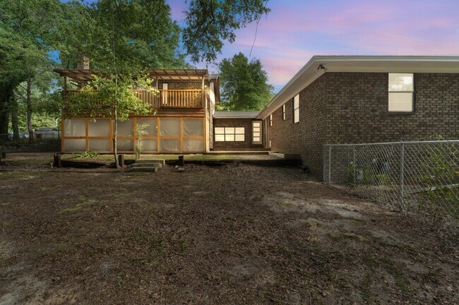 255 Brackin St in Crestview, FL - Building Photo - Building Photo