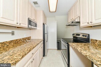4875 S 28th St in Arlington, VA - Building Photo - Building Photo