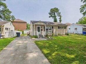 324 Rogers Ave in Norfolk, VA - Building Photo - Building Photo