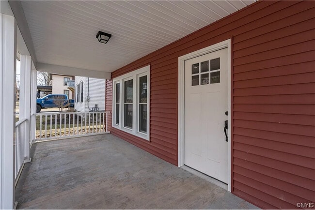 135 N Washington St in Carthage, NY - Foto de edificio - Building Photo