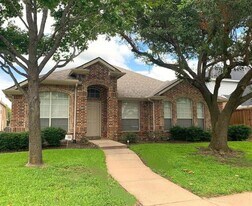 7908 Thorneywood Rd in Plano, TX - Building Photo