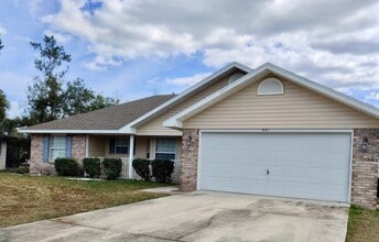 921 Shenandoah Ave in Deltona, FL - Building Photo - Building Photo