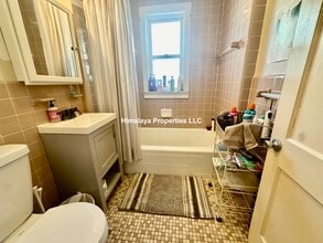 82 Quincy St in Medford, MA - Building Photo - Building Photo