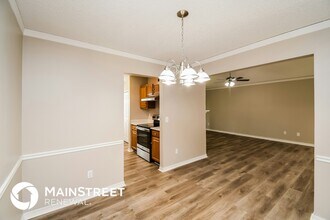 8054 Loch Lomond Ln in Jacksonville, FL - Building Photo - Building Photo