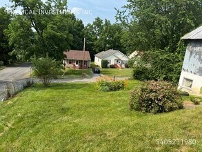 1729 Moorman Ave NW in Roanoke, VA - Building Photo - Building Photo