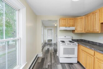 58 Main St-Unit -3 in Goffstown, NH - Building Photo - Building Photo