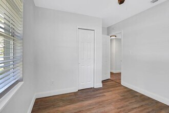 56 56th St N in St. Petersburg, FL - Building Photo - Building Photo