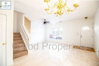 8016 Stoneham Ct in Matthews, NC - Foto de edificio - Building Photo