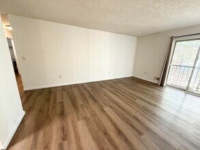 11 Colonial Ct in Galloway, NJ - Building Photo - Building Photo