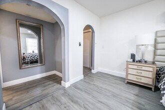 237 Falcon Ln in Las Vegas, NV - Building Photo - Building Photo