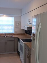 2200 S Palmetto Ave, Unit #A3 and #D4 in South Daytona, FL - Foto de edificio - Building Photo