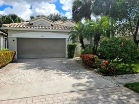 9825 Mantova Dr in Wellington, FL - Building Photo