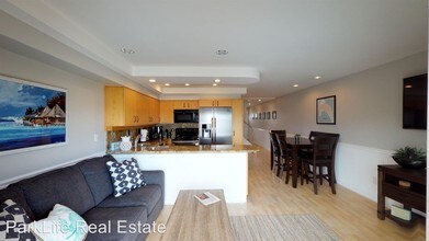 1623 Glorietta Blvd in Coronado, CA - Building Photo - Building Photo