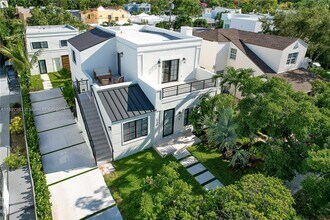 1720 SW 11th St in Miami, FL - Building Photo - Building Photo