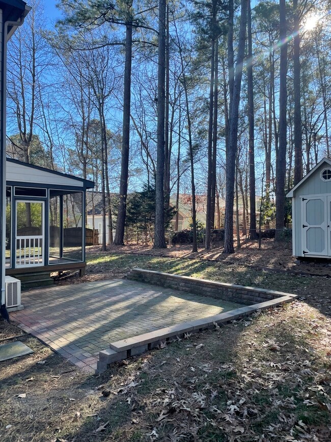 705 Cash St in Apex, NC - Foto de edificio - Building Photo