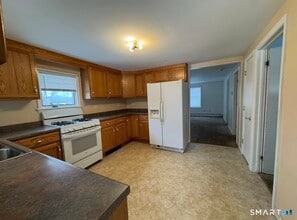 25 Wawecus Hill Rd in Norwich, CT - Building Photo - Building Photo