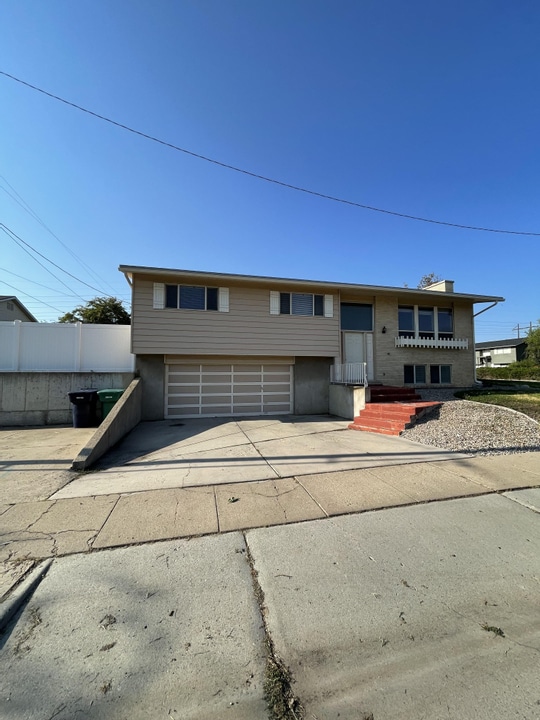 property at 2017 W 4600 S
