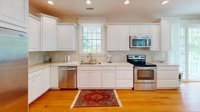 1300 W Kitty Hawk Rd in Kitty Hawk, NC - Building Photo - Building Photo