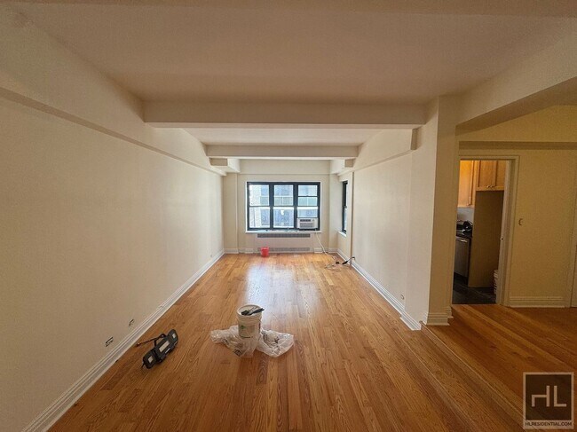 EAST 56 STREET in New York, NY - Building Photo - Building Photo