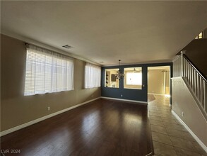 9052 Manalang Rd in Las Vegas, NV - Building Photo - Building Photo