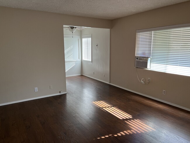 322 Cornell Dr, Unit Back Unit in Burbank, CA - Building Photo - Building Photo