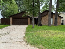 2075 Little Cedar Dr in Humble, TX - Building Photo