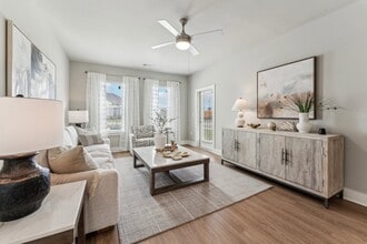 The Hendry in Ft. Myers, FL - Building Photo - Building Photo