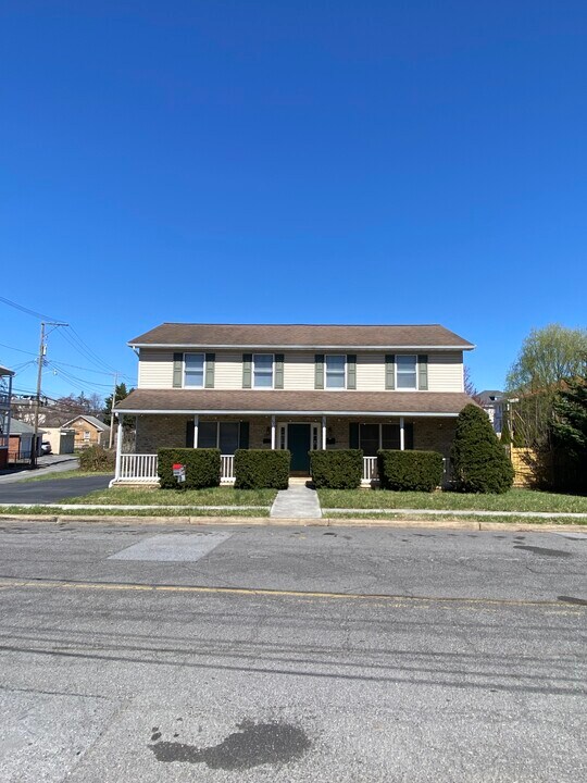 32 W Hillcrest Rd, Unit 32 in Hagerstown, MD - Building Photo