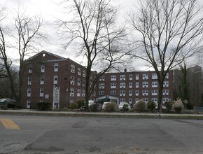 Valley Greene Apartments in Philadelphia, PA - Building Photo - Building Photo