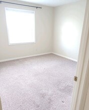 1400 Cedar Ridge Dr in Radford, VA - Foto de edificio - Building Photo