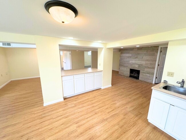 property at 1606 W Healey St