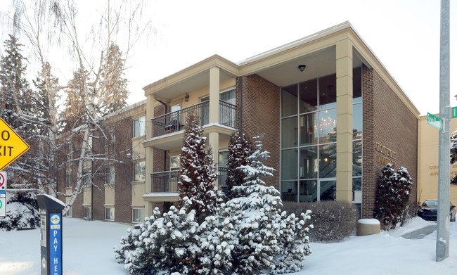 Groat Estate Apartments in Edmonton, AB - Building Photo - Building Photo