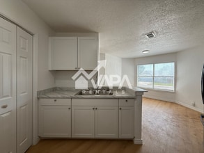 4103 Sunrise Glade Dr in San Antonio, TX - Foto de edificio - Building Photo