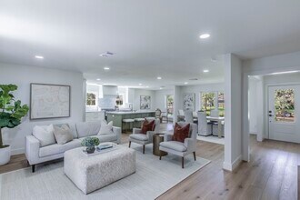 2002 Ottawa Ln in Houston, TX - Foto de edificio - Building Photo